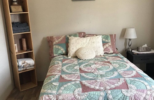 Whites City Bed & Breakfast | Canyon Casitas-Bethlehem Cabin