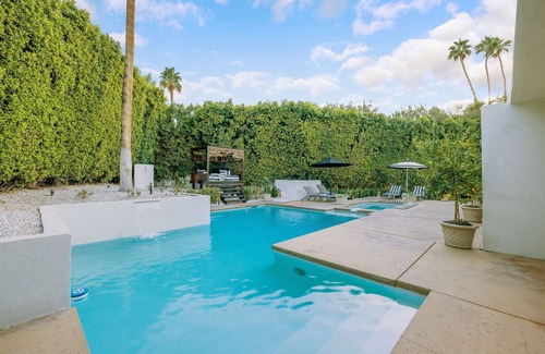 Palm Springs House | Canyon House Palm Springs - Hollywood Glamour Meets Desert Cool!