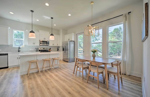Canyon Lake Cottage | Canyon Lake Home w/Deck ~ 1 Mi to Comal Park