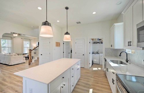 Canyon Lake Cottage | Canyon Lake Home w/Deck ~ 1 Mi to Comal Park