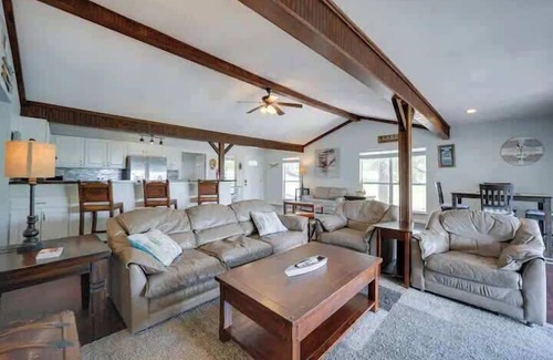 Canyon Lake House | Canyon Springs Cove in Canyon Lake, on boat ramp