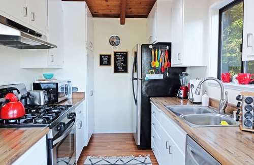 Anchor Bay House | Canyon View Cabin in the Redwoods