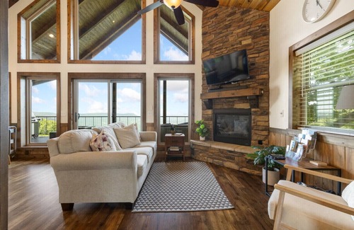 Jasper Cabin | Canyon View Treehouse- Winter Vacation With A View