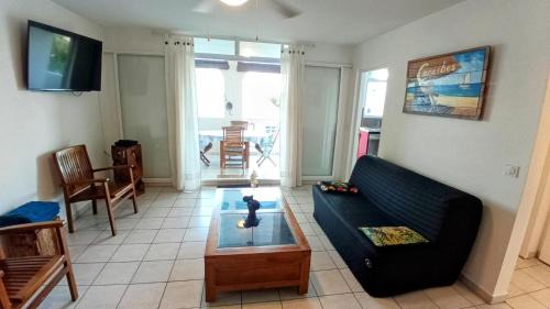 Pointe de la verdure Apartment | Caouanne appart 2 chambres avec accès plage et citerne d'eau au Gosier