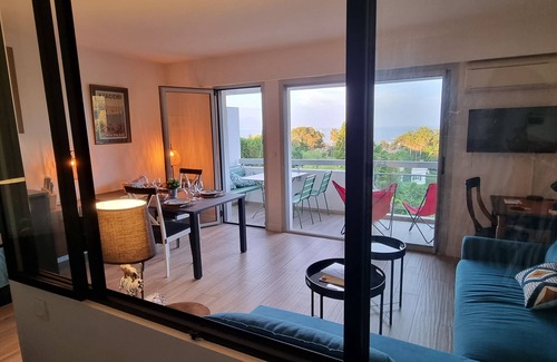 Cap-d'Antibes Apartment | Cap d'Antibes, 5 minutes from La Garoupe beach on foot, recently renovated apartment