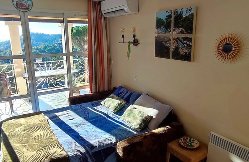 Cap Esterel Apartment | Cap Esterel-Au Petit Paradis-Appt Air-conditioned Sea and Esterel view-Terrace 16 m2
