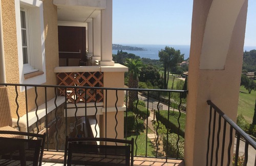 Cap Esterel Apartment | Cap Esterel (St Raphaël) - Quiet apartment with sea view, golf & Cap Esterel 4 pers.