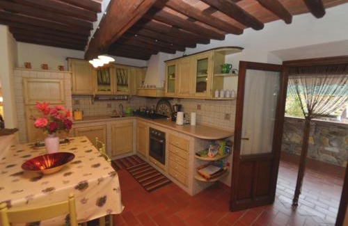 Castelvecchio House | Capannori Stylish Townhouse