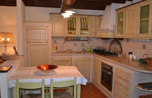 Castelvecchio House | Capannori Stylish Townhouse