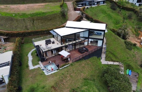 El Penol House | Cape Cod- El Peñol with access to dam