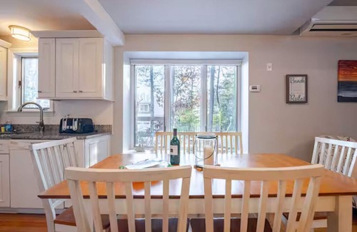 Fells Pond House | Cape Cod Retreat. Near Beaches and Amazing Pond