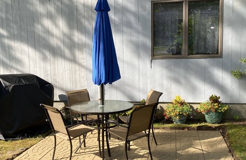 Sagamore Beach Apartment | Cape Cod Studio with Kitchen. Very to close to beach! No bridge!