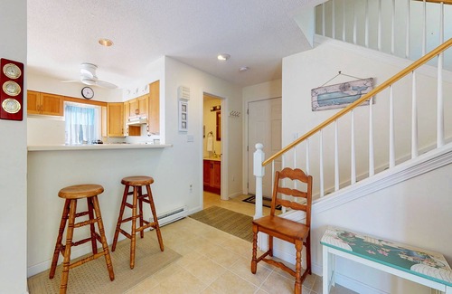 Ocean Park Condo | Cape Cod style condo with grill, pool, sauna, & gym - near beach