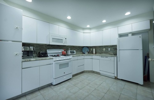 Revere House | Cape cod style seaside condo Boston, Airport,Train