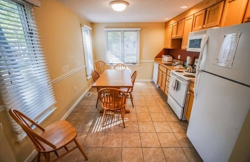 New Seabury Condo | Cape Cod Stylish 2BR Condo w Indoor Pool and Tennis Court