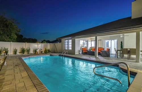 Pelican House | Cape Coral Dream Home – Pool, Games & Mini Golf