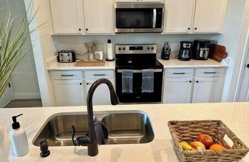 Lochmoor Waterway Estates House | Cape Coral/Ft. Myers Waterfront Four Bedroom Home, 4 bdr/3 bath Cape Coral/Ft. Myers Home