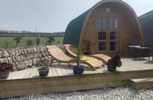 St Just Apartment | Cape Cornwall Pod with vast sea views