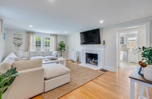 Hyannis House | Cape Escape