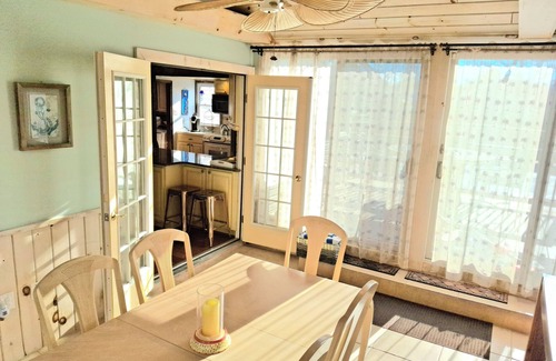 Villas House | Cape May/4 BR w/2KingBeds/Sleeps14/Pool&HotTub/Fireplace&FirePit/DogsOK