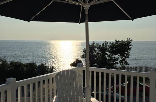 Villas House | Cape May Beach- Luxury Bayfront- Heated Pool-Linens