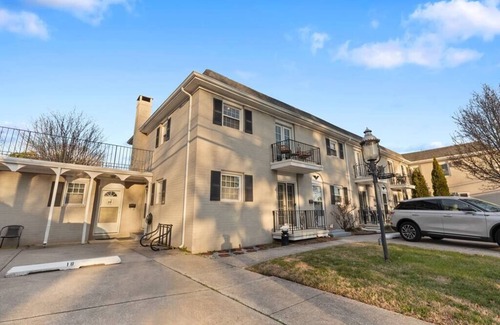 Cape May Condo | Cape May Chic hide-away, perfect for 2 or 4!