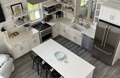 West Cape May House | Cape May Cottage in The Woods with Great Floor Plan - 3 en-suite bedrooms +Loft