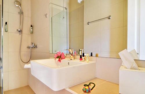 Parga House | Cape North West