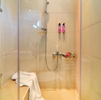 Parga House | Cape North West