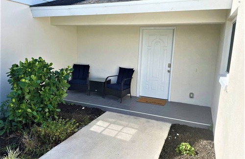 Fort Myers House | Cape Oasis 3/2 Remodeled pool home with spa