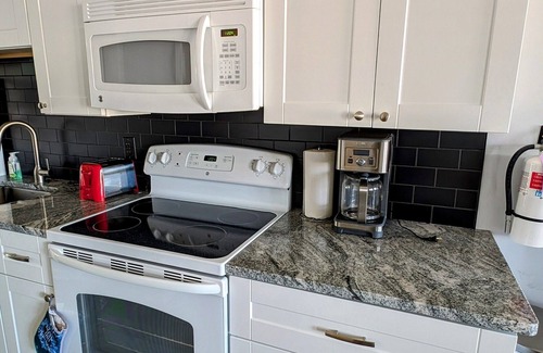 Admiral Estates Condo | Cape Roc Condo - Sleeps 6 - Pool - Just Steps to the Beach