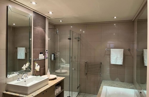 Victoria and Alfred Waterfront Apartment | Cape Royale Luxury Suites