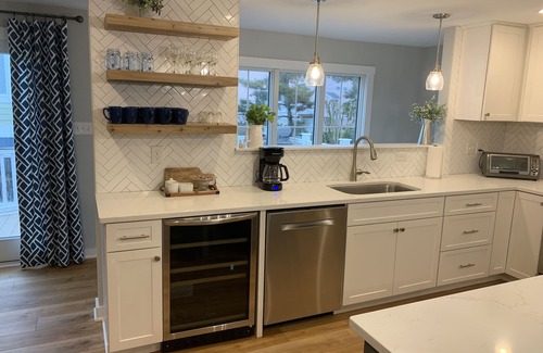 Lewes House | Cape Shores Luxury - Brand NEW 2024 Pool, Beach, Private Fishing Pier, Park!