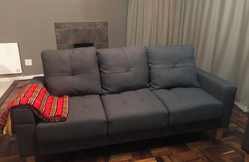 Plumstead House | Cape Town (Plumstead), South Africa, 3 bedroomed 2 bathrooms free standing house