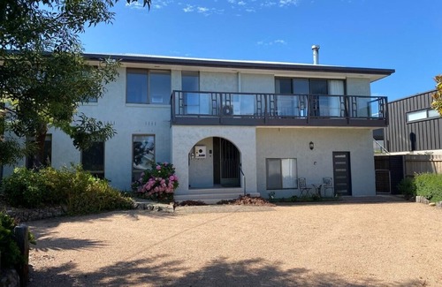 Cape Woolamai House | Cape Views Retreat by Ready Set Stay - WiFi & Close to the beach