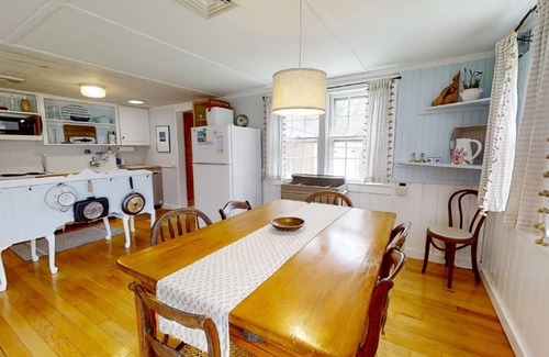Brewster Cottage | CapeCodProperty 180
