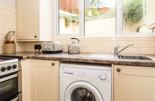 Dwygyfylchi Cottage | CAPEL COTTAGE, romantic, character holiday cottage in Capelulo