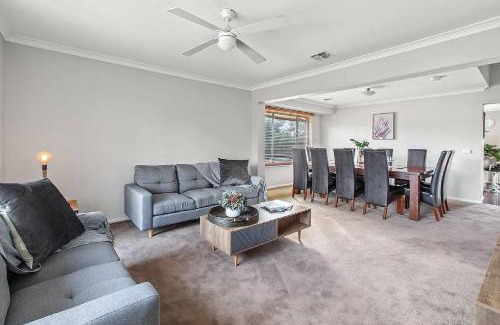 Capel Sound House | Capel Grand Villa - Pet-Friendly Beach Escape