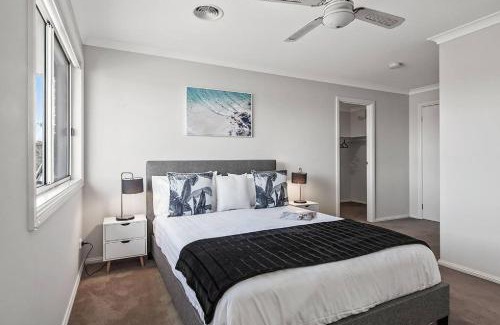 Capel Sound House | Capel Grand Villa - Pet-Friendly Beach Escape