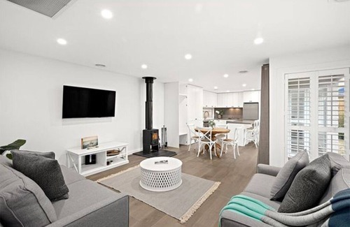 Capel Sound House | Capel Home (House & Guest house) by Ready Set Stay