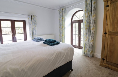 Penmaenpool Cottage | CAPEL SOAR, character holiday cottage, with open fire in Dolgellau