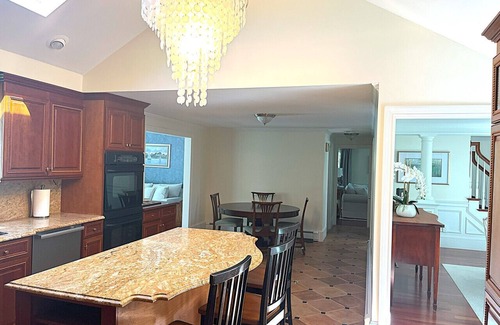 Barnstable House | CapeSearenity - Large Pool, Beach Passes, and More!