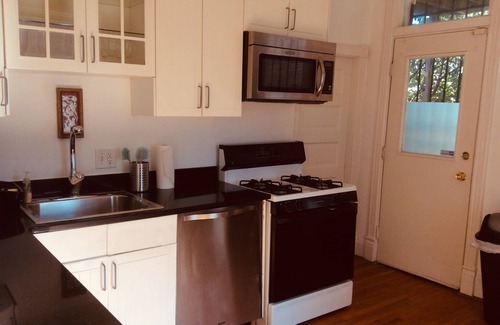 Truxton Circle House | Capiitol Hill North .The apartment is walking distance from the US Capitol
