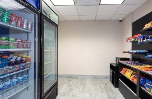Tallahassee House | Capital City Escape! 4 Pet-Friendly Units! Free Parking!