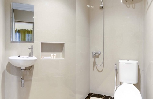 Medan Hotel | Capital O 1585 Ring Road Residence