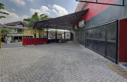 Tanjungsari Hotel | Capital O 3198 Sukomanunggal Inn