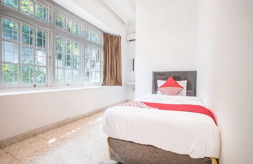 Bangka Hotel | Capital O 332 Residence G17 Kemang