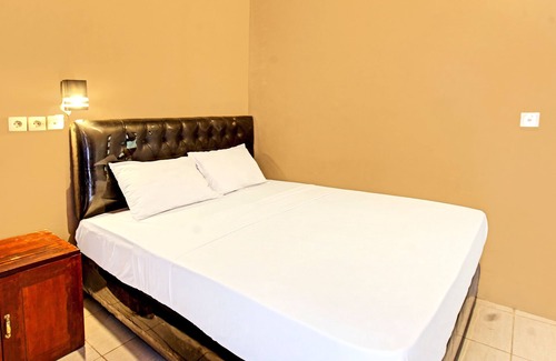 Mataram House | Capital O 92747 Ombak Cafe & Homestay