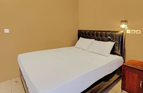 Mataram House | Capital O 92747 Ombak Cafe & Homestay