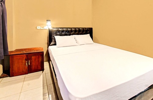 Mataram House | Capital O 92747 Ombak Cafe & Homestay